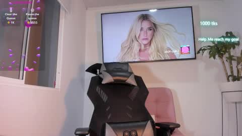 emily_palmeer online show from November 10, 2025, 10:47 am