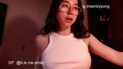 emily_pearl_ online show from April 27, 2026, 10:41 pm