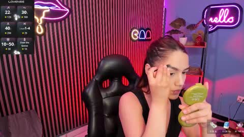 Snapshot of emily_roberts1 chatting on November 2, 2025, 2:47 am Emily online show from November 2, 2025, 2:47 am
