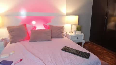 Snapshot of emily_roberts1 chatting on November 16, 2025, 4:51 am Emily online show from November 16, 2025, 4:51 am