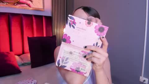 Snapshot of emily_roberts1 chatting on December 19, 2025, 9:22 pm Emily online show from December 19, 2025, 9:22 pm