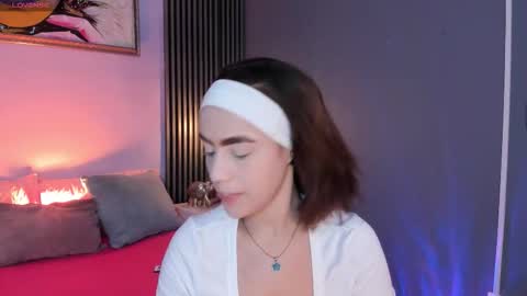 Snapshot of emily_roberts1 chatting on December 23, 2025, 5:05 am Emily online show from December 23, 2025, 5:05 am