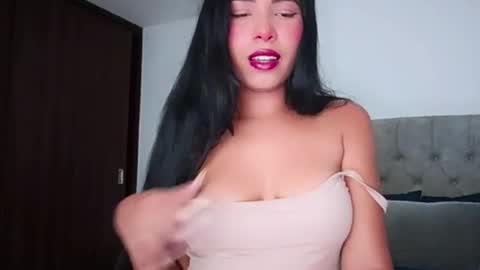 emily_rosse9 online show from October 26, 2025, 1:33 am