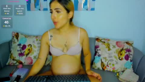 Snapshot of emily_theen chatting on January 13, 2025, 10:35 pm Emily  online show from January 13, 2025, 10:35 pm