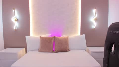 emily_tolson online show from February 7, 2026, 12:31 pm