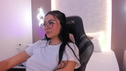 emily_tolson online show from March 13, 2026, 9:10 pm