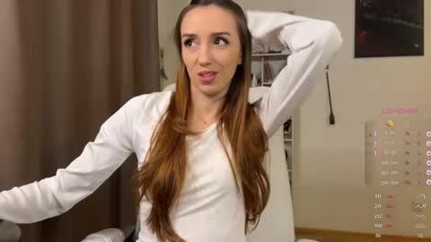 Lia online show from November 23, 2025, 9:25 pm