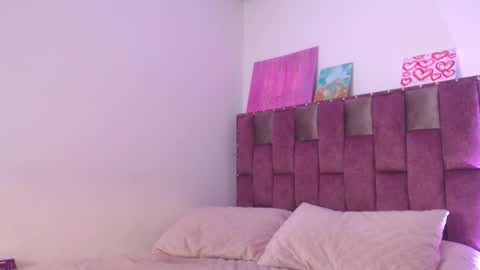 Snapshot of emily_w2 chatting on September 19, 2025, 4:03 am emily_w2 online show from September 19, 2025, 4:03 am