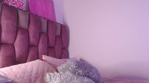 Snapshot of emily_w2 chatting on February 6, 2026, 3:55 am emily_w2 online show from February 6, 2026, 3:55 am