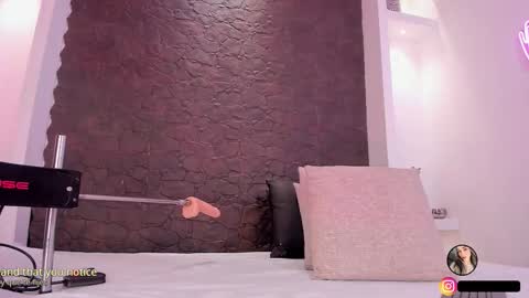 emilyallen_1 online show from November 14, 2025, 4:55 am