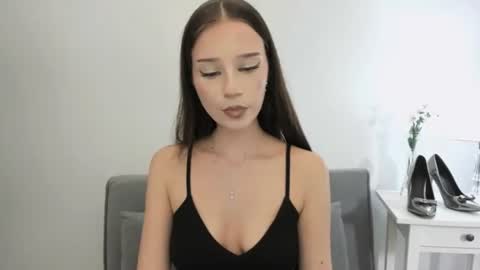 EmilyCharming online show from September 18, 2025, 6:10 pm