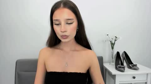 EmilyCharming online show from October 30, 2025, 9:15 pm