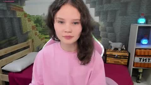 Snapshot of emilychaves chatting on October 13, 2025, 6:19 pm Emilyhaves online show from October 13, 2025, 6:19 pm