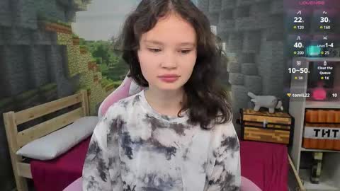 Snapshot of emilychaves chatting on October 15, 2025, 5:13 pm Emilyhaves online show from October 15, 2025, 5:13 pm