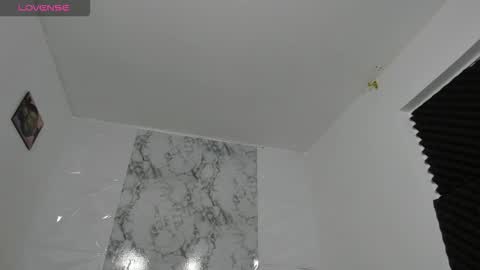 JULIANA ANDREA online show from November 3, 2025, 12:13 am