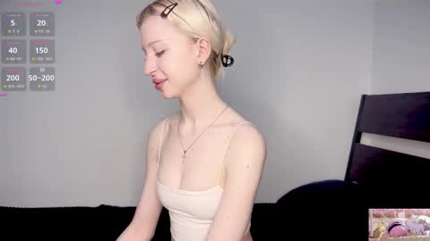 Snapshot of emilycutegirl chatting on February 27, 2026, 7:25 pm Emily online show from February 27, 2026, 7:25 pm