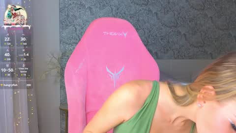 Snapshot of emilydancee chatting on December 30, 2024, 5:44 pm emilydancee online show from December 30, 2024, 5:44 pm