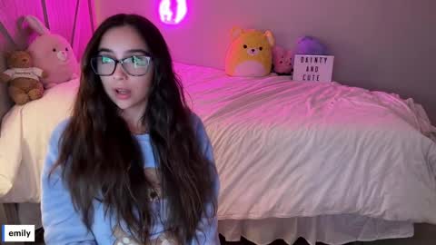 emilyfawn online show from September 12, 2025, 4:23 am