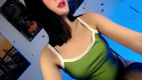 Snapshot of emilyfuckers chatting on January 18, 2025, 2:02 pm ariane online show from January 18, 2025, 2:02 pm