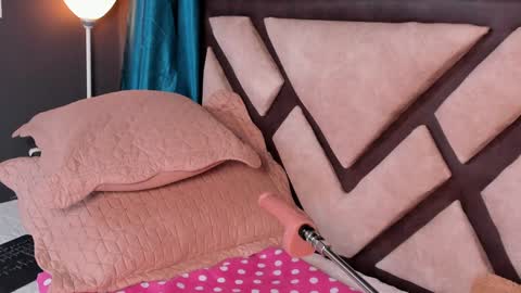 Emily Jhonson online show from January 25, 2025, 11:34 am