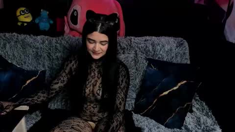 Emily Jhonson online show from October 18, 2025, 1:23 pm