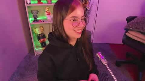 VALEEEN online show from January 4, 2025, 4:00 pm