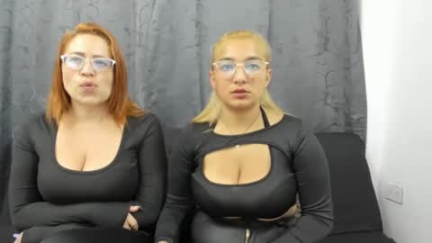 Snapshot of emilyriskhot chatting on February 10, 2025, 10:40 pm emily friends online show from February 10, 2025, 10:40 pm