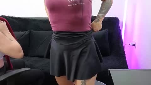 Snapshot of emilyriskhot chatting on September 12, 2025, 4:40 pm emily friends online show from September 12, 2025, 4:40 pm