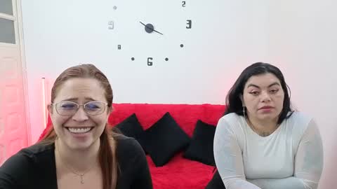 Snapshot of emilyriskhot chatting on September 29, 2025, 3:17 pm emily friends online show from September 29, 2025, 3:17 pm