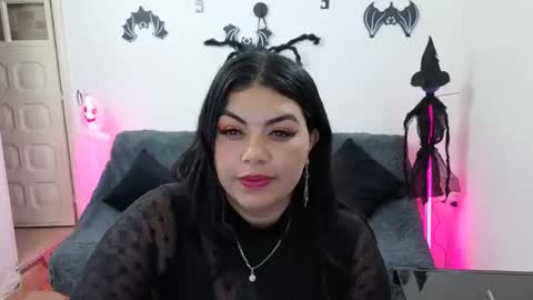 Snapshot of emilyriskhot chatting on October 16, 2025, 8:43 pm emily friends online show from October 16, 2025, 8:43 pm