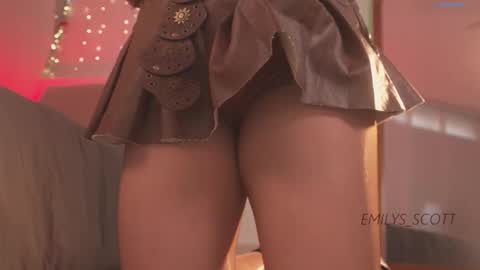 Emy  online show from December 21, 2025, 2:02 pm