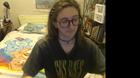 Snapshot of emilytfrench chatting on December 4, 2024, 12:41 am Emily online show from December 4, 2024, 12:41 am