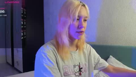 Snapshot of emilytrase chatting on March 1, 2026, 1:18 am Betty online show from March 1, 2026, 1:18 am