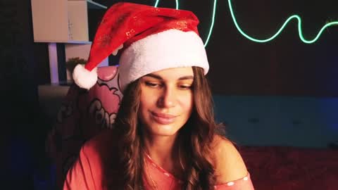 Snapshot of emilytucker chatting on December 2, 2024, 4:42 am Emily online show from December 2, 2024, 4:42 am