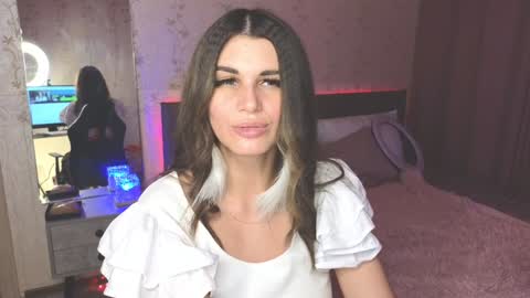 Snapshot of emilytucker chatting on December 14, 2024, 6:13 am Emily online show from December 14, 2024, 6:13 am