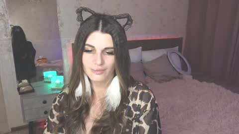 Snapshot of emilytucker chatting on December 15, 2024, 8:52 am Emily online show from December 15, 2024, 8:52 am