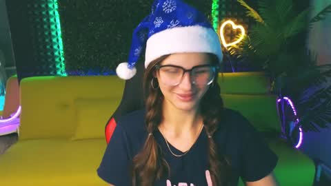 Snapshot of emilytucker chatting on December 22, 2024, 1:45 am Emily online show from December 22, 2024, 1:45 am