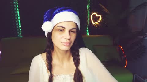 Snapshot of emilytucker chatting on December 24, 2024, 1:38 am Emily online show from December 24, 2024, 1:38 am