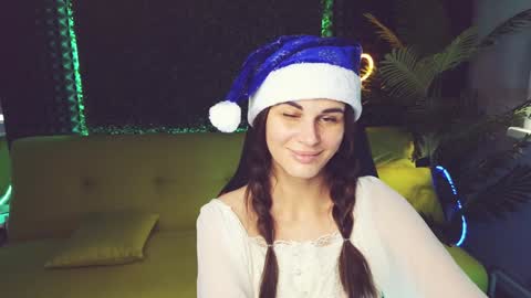 Snapshot of emilytucker chatting on December 24, 2024, 4:44 am Emily online show from December 24, 2024, 4:44 am