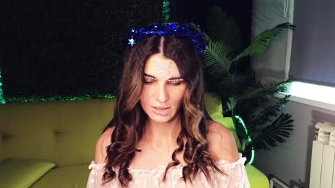 Snapshot of emilytucker chatting on December 27, 2024, 4:47 am Emily online show from December 27, 2024, 4:47 am