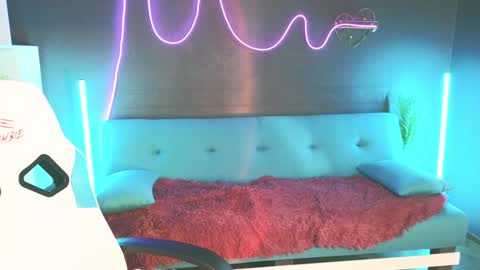 Snapshot of emilytucker chatting on February 1, 2025, 4:56 am Emily online show from February 1, 2025, 4:56 am