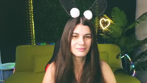 Snapshot of emilytucker chatting on February 4, 2025, 1:34 am Emily online show from February 4, 2025, 1:34 am