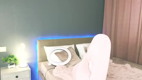 Snapshot of emilytucker chatting on February 9, 2025, 8:11 am Emily online show from February 9, 2025, 8:11 am