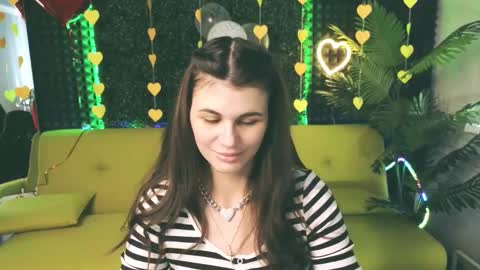 Snapshot of emilytucker chatting on February 15, 2025, 4:47 am Emily online show from February 15, 2025, 4:47 am