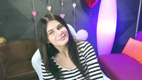 Snapshot of emilytucker chatting on February 16, 2025, 1:36 am Emily online show from February 16, 2025, 1:36 am