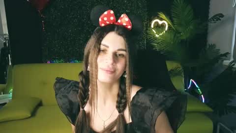 Snapshot of emilytucker chatting on February 26, 2025, 2:15 am Emily online show from February 26, 2025, 2:15 am