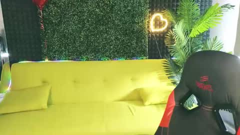 Snapshot of emilytucker chatting on March 3, 2025, 4:25 am Emily online show from March 3, 2025, 4:25 am