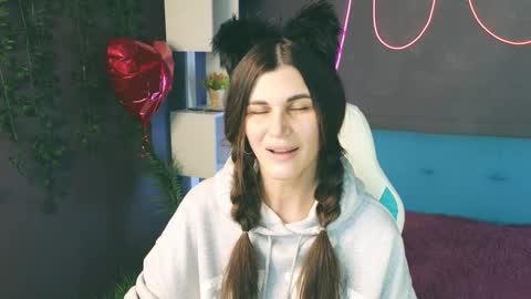 Snapshot of emilytucker chatting on March 3, 2025, 7:43 am Emily online show from March 3, 2025, 7:43 am