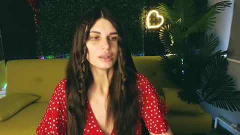 Snapshot of emilytucker chatting on March 6, 2025, 1:27 am Emily online show from March 6, 2025, 1:27 am