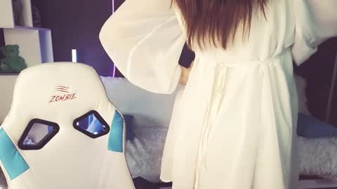 Snapshot of emilytucker chatting on September 27, 2025, 2:38 am Emily online show from September 27, 2025, 2:38 am